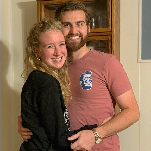Meet your Posher, Hannah - Picture 3 of 4